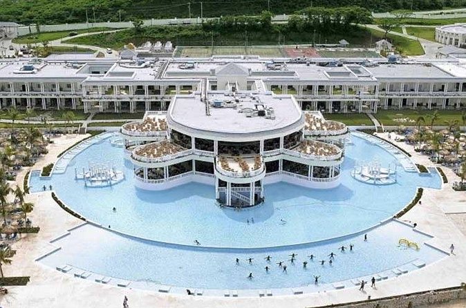 Private Sangster Airport Transfer to Grand Palladium Resort - Is $37 per person good value?