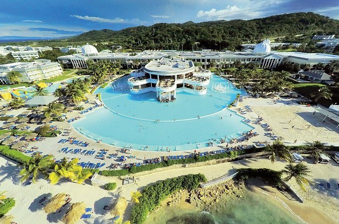 Private Sangster Airport Transfer to Grand Palladium Resort - What the ride is like for different groups