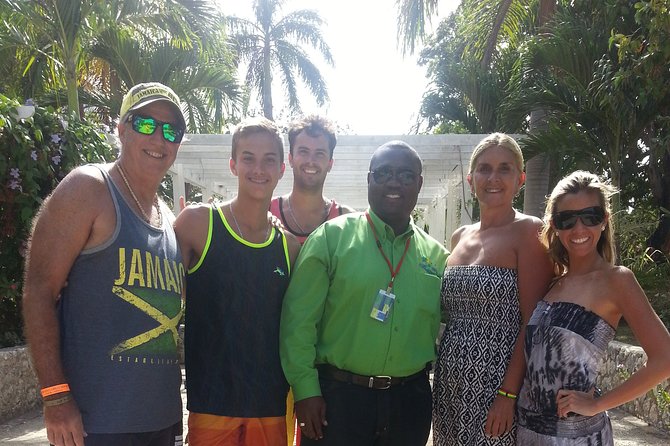 Private Sangster Airport Transfer to Negril Hotels - A moving introduction to Jamaica