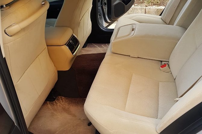 Private Sangster Airport Transfer to Ocho Rios - One-Way or Round-Trip Planning