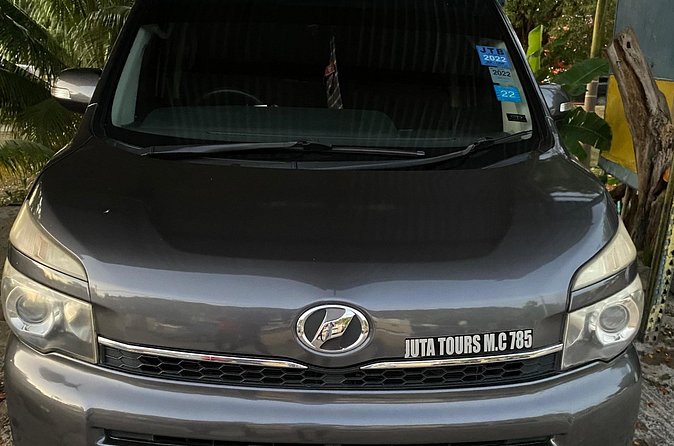 Private Sangsters Int. Airport Pickup to Montego Bay Resorts - Comfort, luggage, and group size
