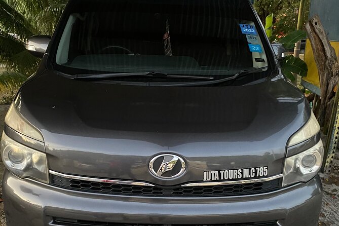 Private Sangsters Int. Airport Pickup to Montego Bay Resorts - A transfer, not a sightseeing circuit