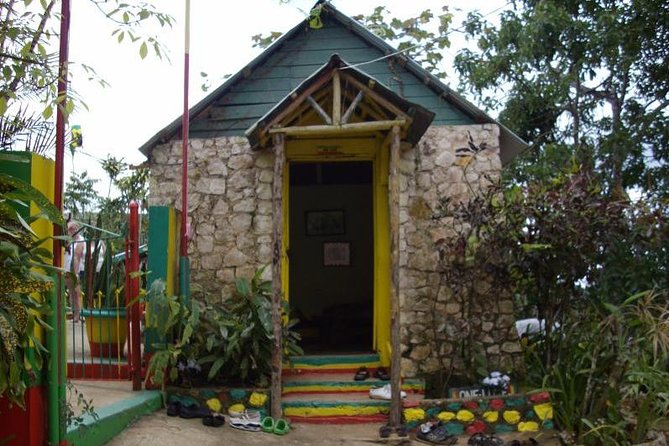 Private Tour Ocho Rios or Runaway Bay To 9 Mile Bob Marley Birth & Resting Place - Leaving Ocho Rios for Fern Gully