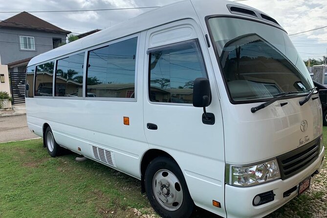 Private Transfer from Montego Bay Airport - Negril Hotels - Clean Cars, Cold Air, and Bottled Water