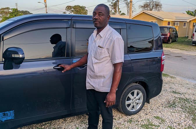 Private Transfer from Montego Bay Airport - Negril Hotels - Desmond Brown Adds a Personal Touch