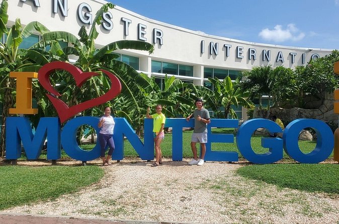 Private Transfer from Montego Bay Airport to Montego Bay Hotels - What the high praise tells you, and what it does not