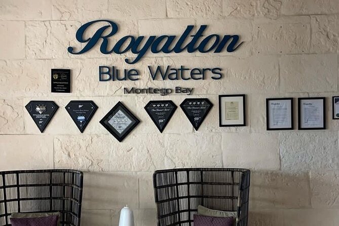 Private Transfer Grand Palladium and Royalton Blue Water Resort - Meeting AJ or Jermaine at Grand Palladium