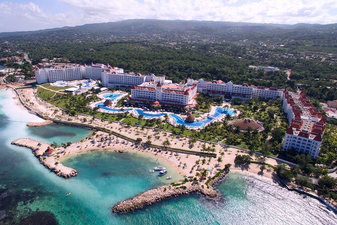 Private Transfers from Montego Bay Airport to Runaway Bay Hotels - What Families Need to Know