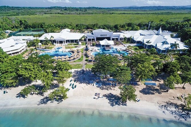 Private Transportation from Montego Bay Airport to Negril hotels - Why a Private Vehicle Can Be Worth $60