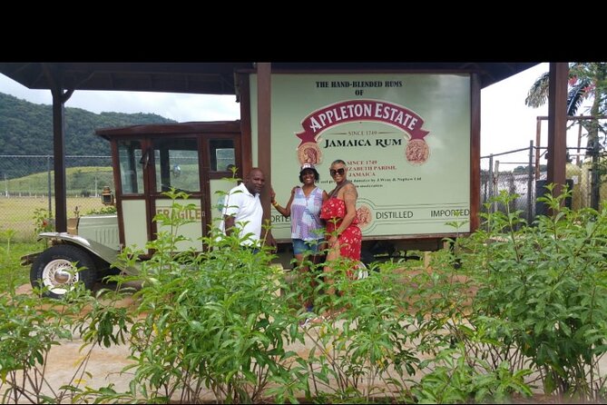 Private Transportation from Montego Bay to Appleton Estate & Pelican Bar - What three hours at the bar really means