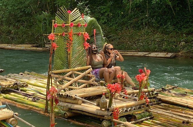 Rafting on the Martha Brae - What the two-hour float feels like