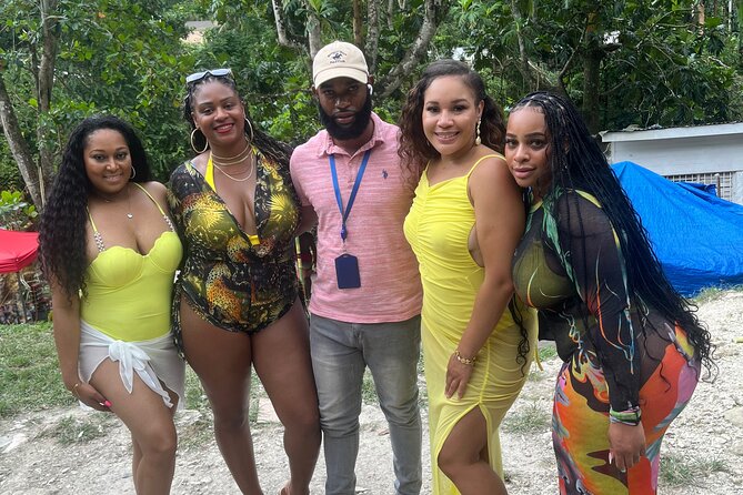 Rafting with Limestone Massage Lethe and free shuttle to Parties - The drive from Montego Bay sets the tone