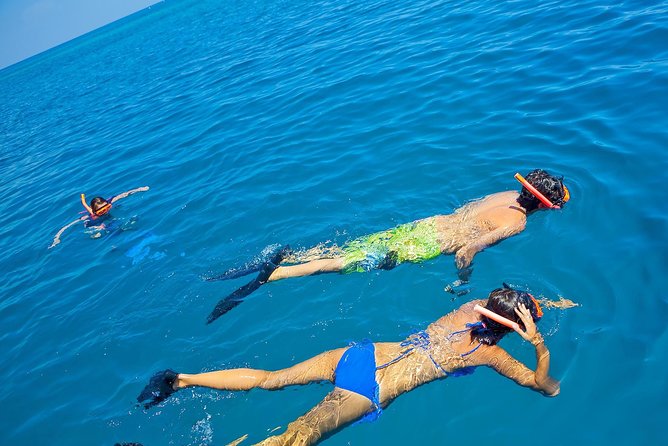Reggae Catamaran and Snorkeling Open Bar Cruise Montego Bay - The ride toward Doctor’s Cave Beach