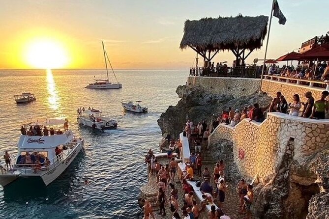 Rick's Cafe & Shopping in Negril - A sunset stop with room to linger