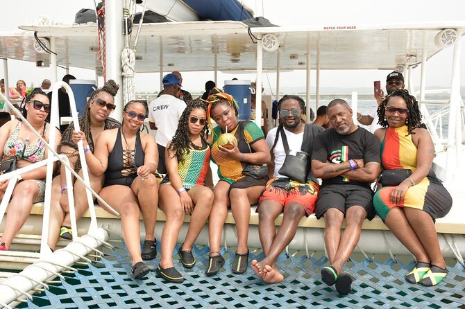 Ricks Cafe Party Cruise with Open Bar & DJ MONTEGO BAY RESORTS - Reaching Rick’s Cafe by boat or bus