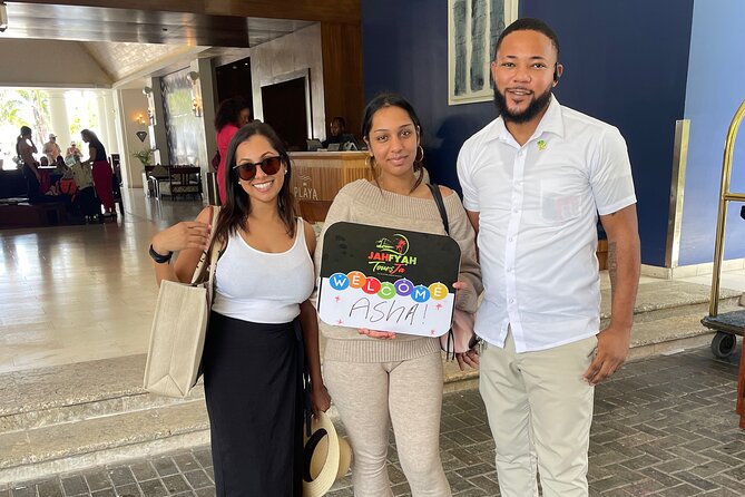 RIU Palace reggae and RIU Montego Bay private airport transfers - Driver Deval and the personal service angle