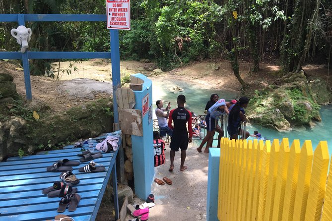 Roundtrip Private Shuttle from Ocho Rios to Blue Hole and Back - The Address Problem You Should Prevent