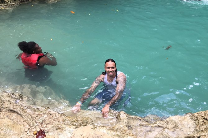 Roundtrip Private Shuttle from Ocho Rios to Blue Hole and Back - Service Quality and Communication