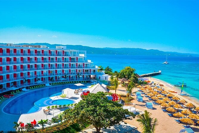 Royal Decameron Montego Bay Private Airport Transfer - The 15-minute drive to Royal Decameron Montego Beach