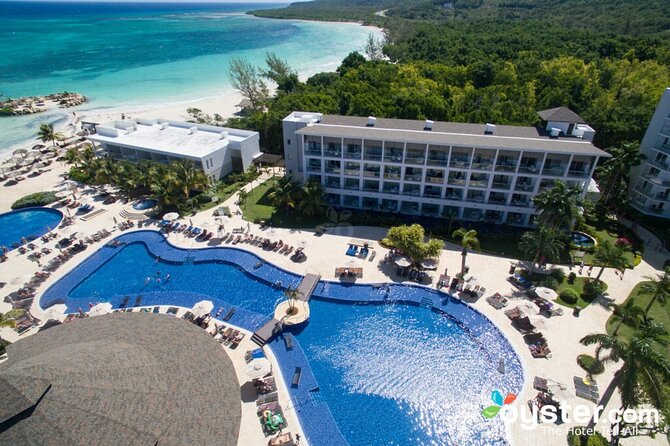 Royalton Blue Waters and Hideaway at Blue Waters Airport Transfer - Should You Book the Royalton Blue Waters Transfer?