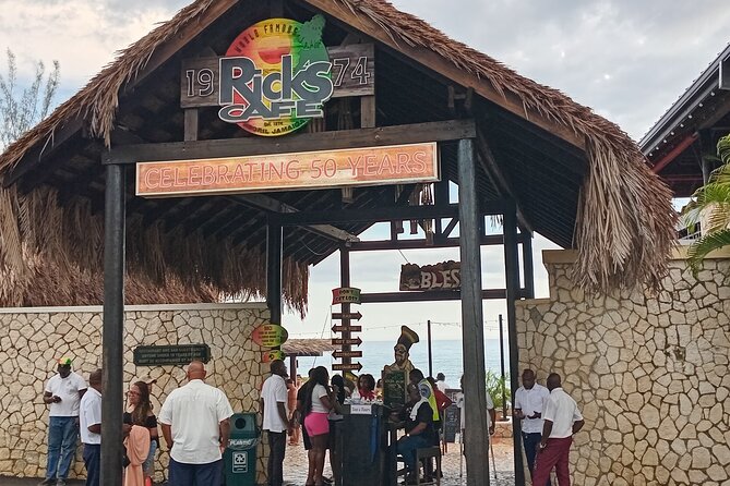 Seven Miles Beach in Negril and Ricks Cafe from Montego Bay - Who will enjoy this Negril day trip?