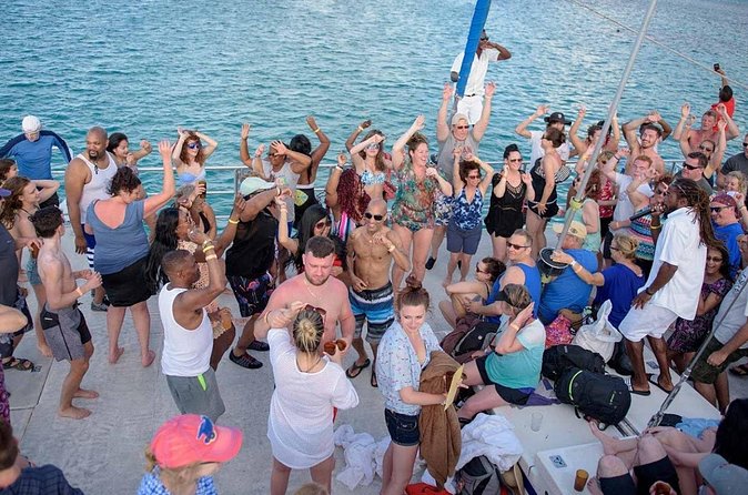 Shared Dunn's River Falls Snorkel Cruise with Music, Open Bar from Runaway Bay - How the four-hour schedule works