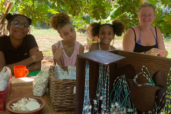 Souvenirs workshop A Mi Mek It! in Montego Bay Jamaica (FR & EN) - Goats, rabbits, ducks, chickens, and a mud kitchen