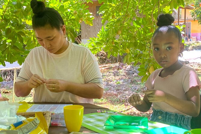 Souvenirs workshop A Mi Mek It! in Montego Bay Jamaica (FR & EN) - Why Marie makes the workshop feel personal