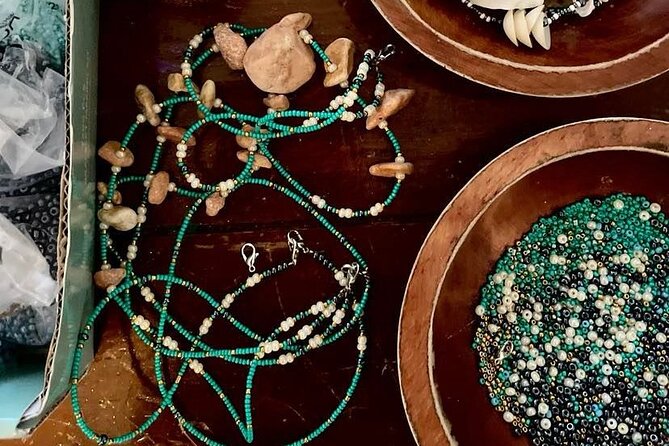 Souvenirs workshop A Mi Mek It! in Montego Bay Jamaica (FR & EN) - Is $120 a fair price?
