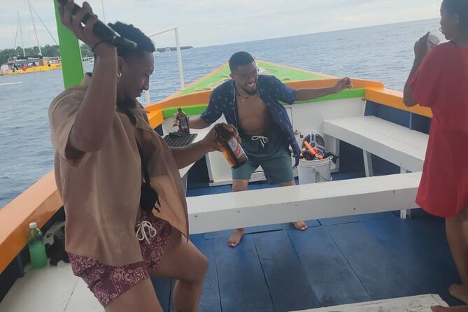 Sunset Booze Cruise in Negril - A good fit for birthdays and group celebrations