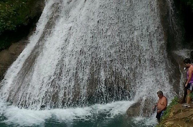 Wet and Wild - Blue Hole and Dunn's River - The transport matters more than it first appears