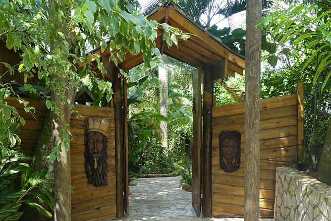 Zimbali Mountain Cooking Studio - Who will enjoy this evening most?